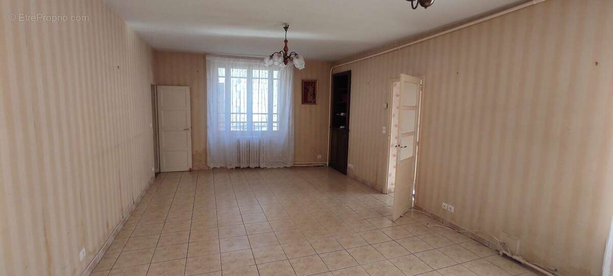 Maison à SAINT-MARCEL