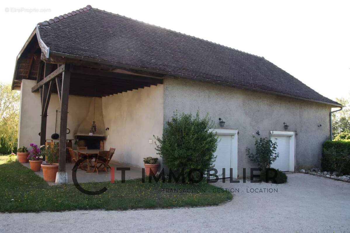 Maison à FAVERGES-DE-LA-TOUR