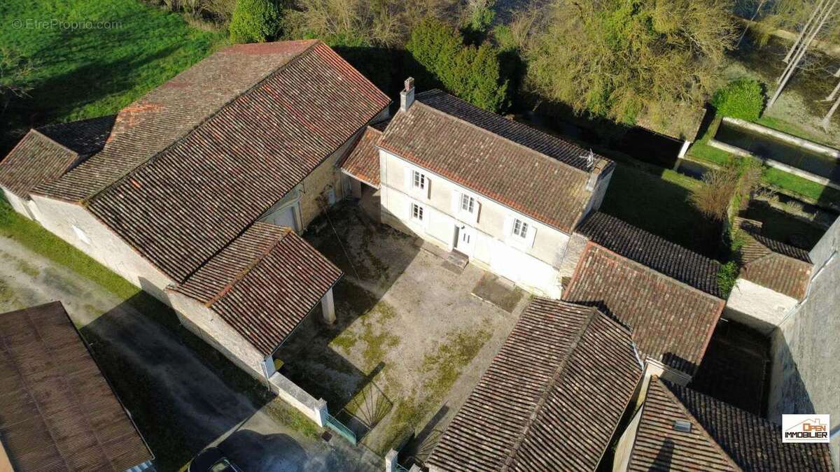Maison à SAINT-SATURNIN