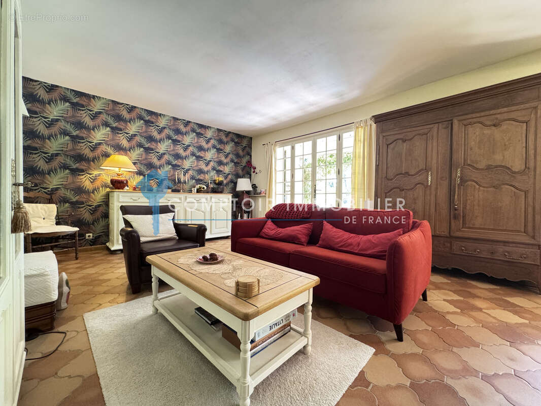 Maison à MONTELIER