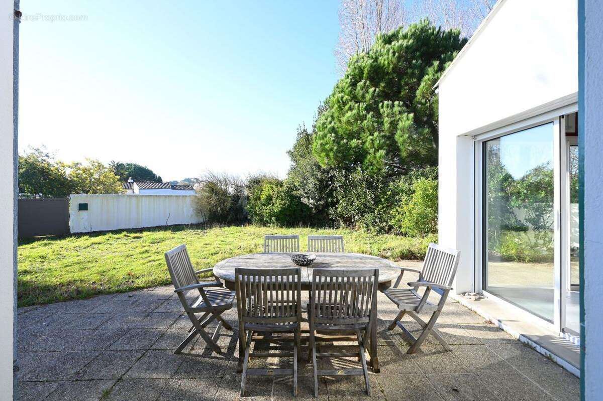 Maison à LES PORTES-EN-RE