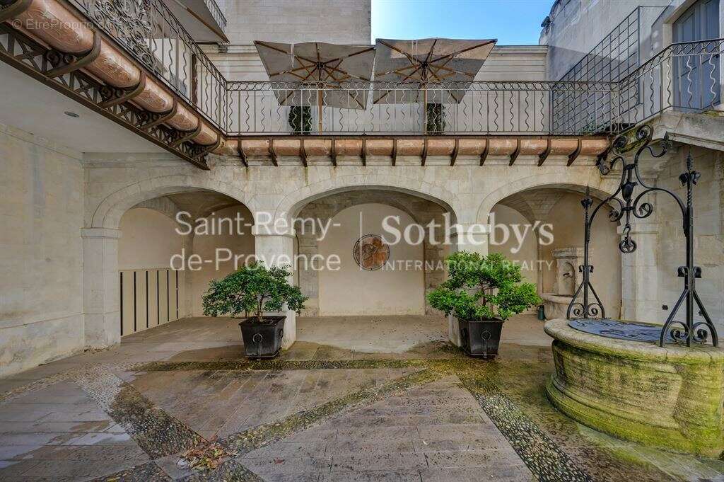 Exceptionnel hôtel Particulier du XIXè avec cour intérieure, au coeur du centre historique d'Avignon - photo 8