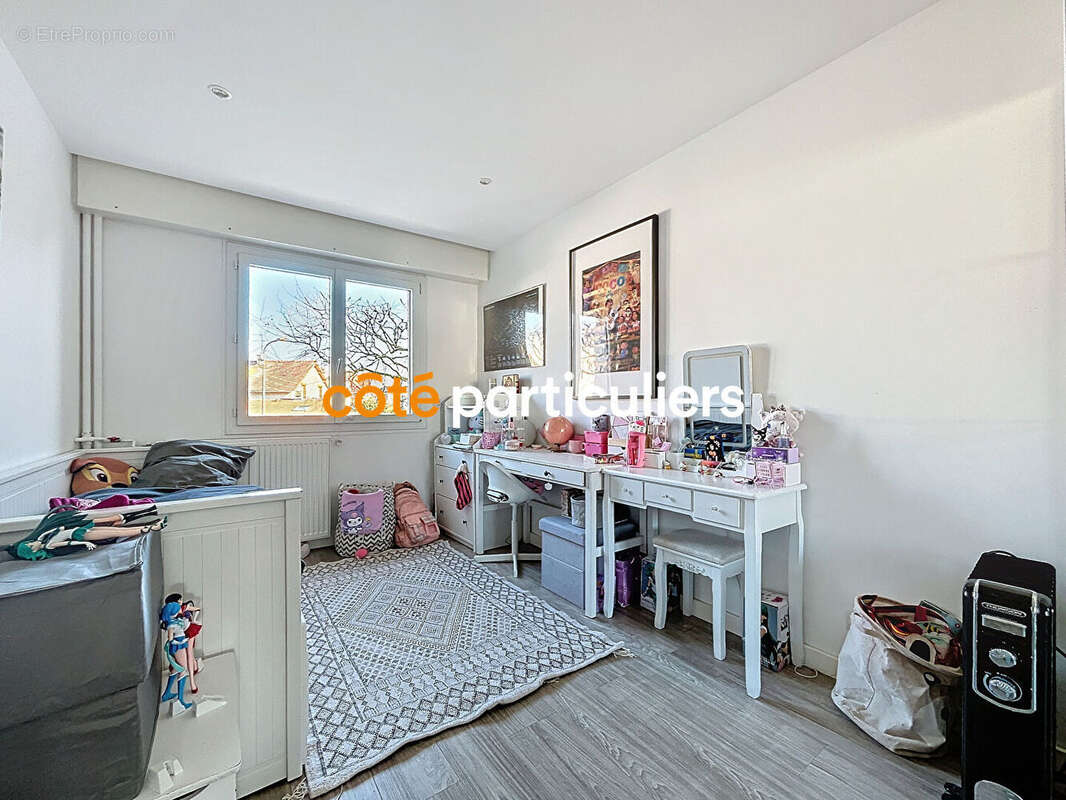 Appartement à SAINT-MAUR-DES-FOSSES