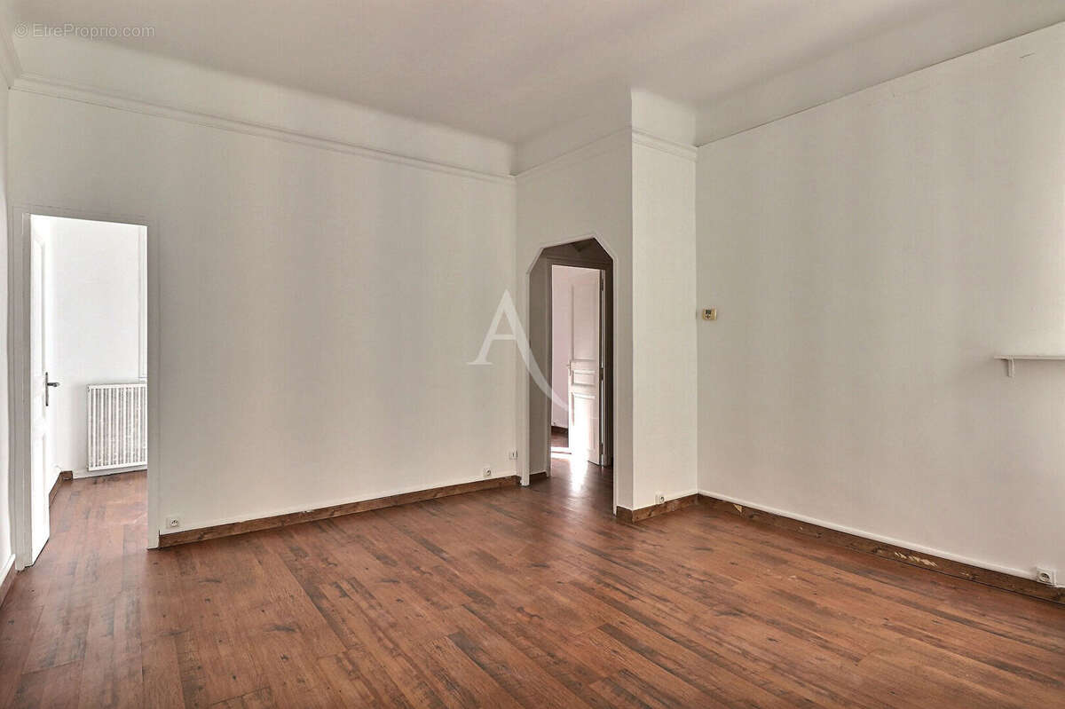 Appartement à MARSEILLE-5E