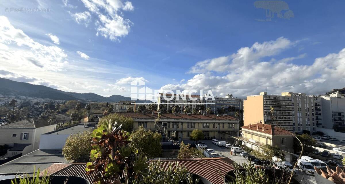 Appartement à HYERES