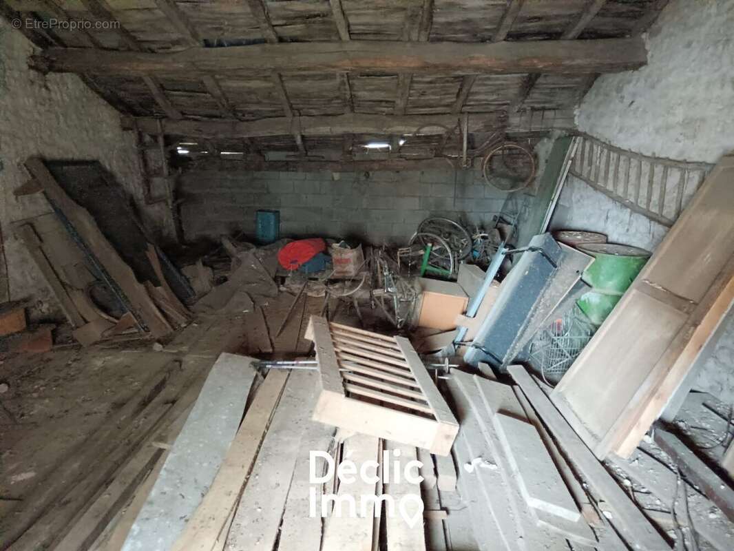 Maison à BRIZAMBOURG