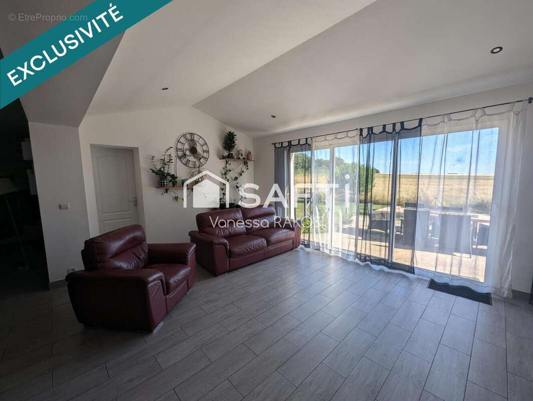 Maison 148 m² à Puy-Du-Lac  - photo 5