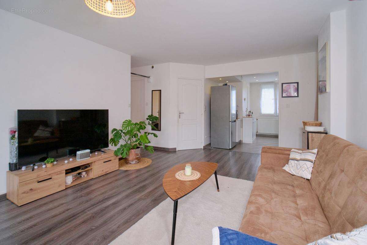 Appartement à SAINT-LAURENT-DE-MURE