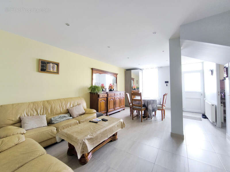 Maison à NANTERRE
