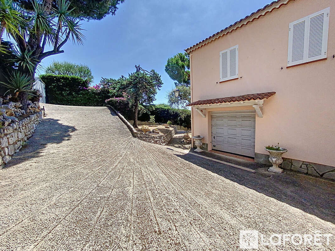 Maison à ROQUEBRUNE-CAP-MARTIN