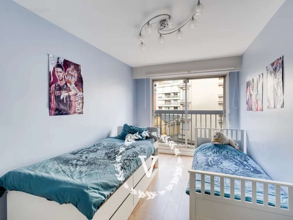 Appartement à PARIS-14E