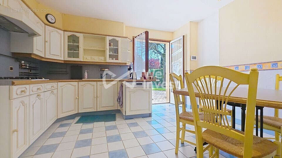 Maison à SERRIS