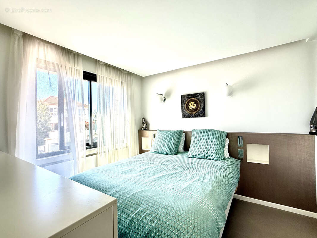 Maison à LE PLESSIS-ROBINSON