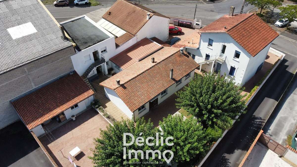 À VENDRE - Exceptionnel Hôtel-Restaurant clé en main avec licence IV + maison attenante - photo 3