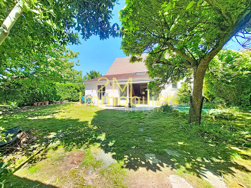 Maison à VAUX-LE-PENIL