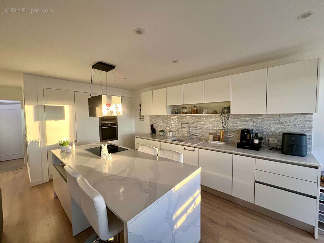 Appartement à LES ESSARTS-LE-ROI