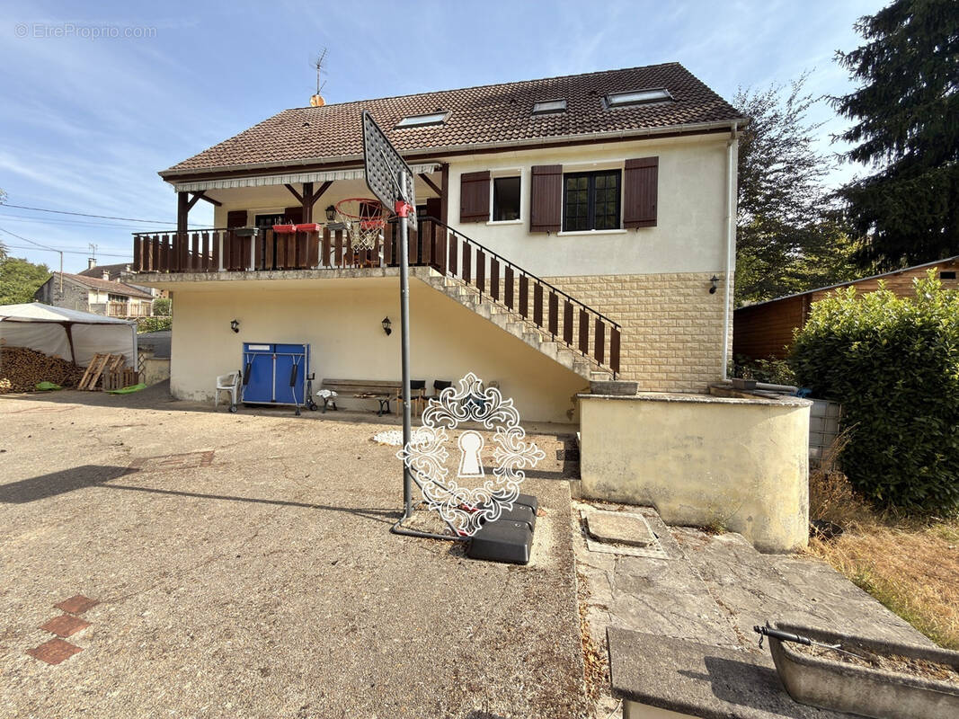 Maison à DONNEMARIE-DONTILLY