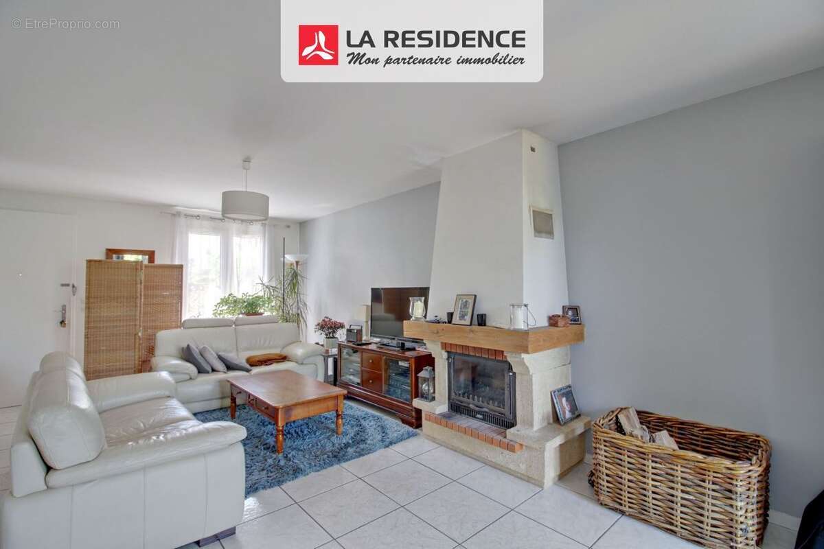 Maison à LES MUREAUX