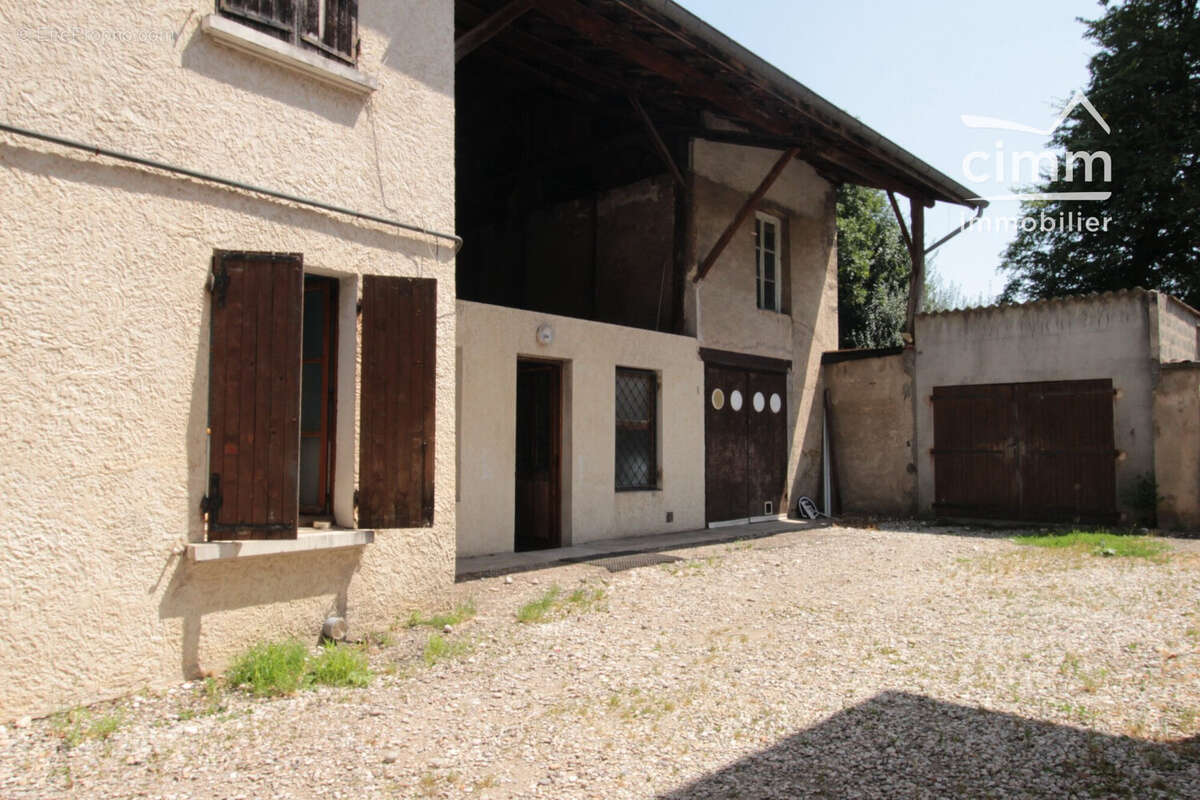Maison 144 m² à Saint-Simeon-De-Bressieux  - photo 3