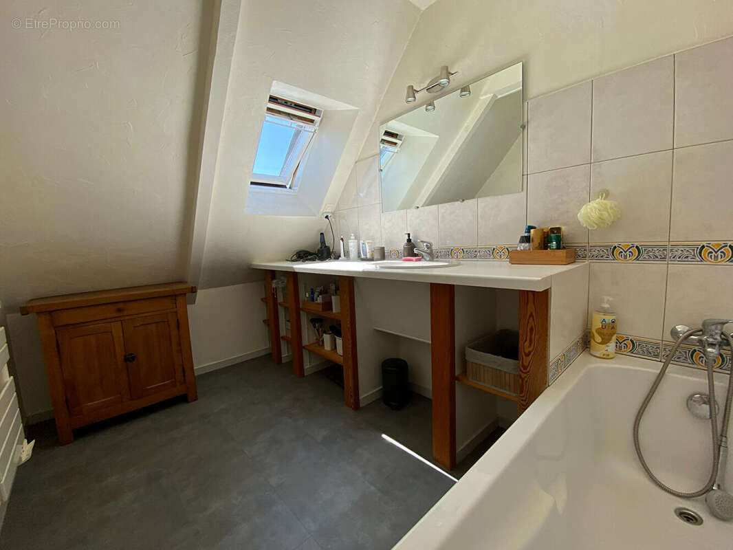 MELRAND - Charmante longère en pierre de 168 m² - 7 pièces - photo 15