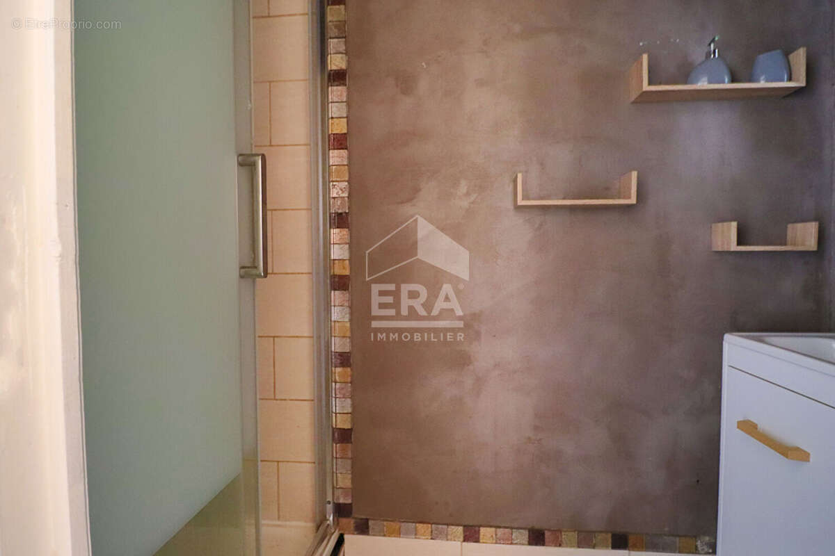 Appartement à MARSEILLE-4E