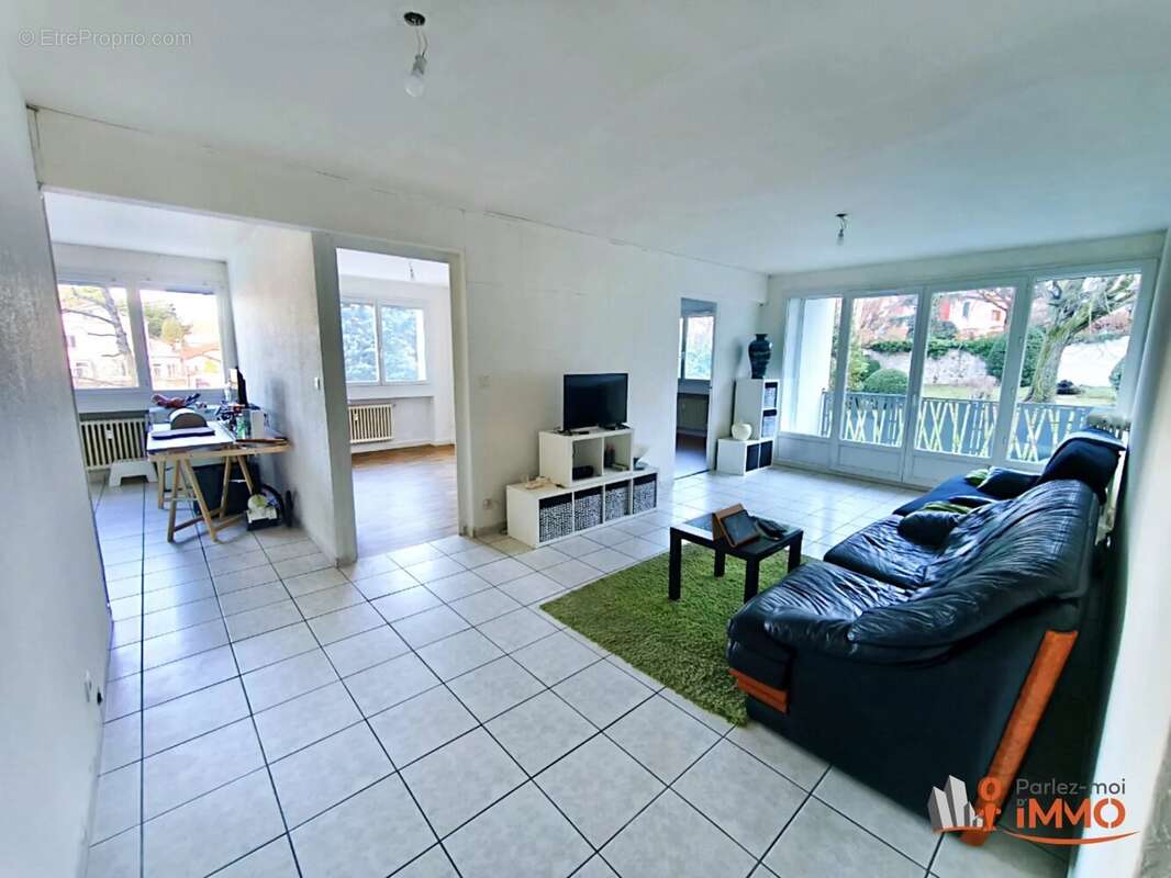 Appartement à SAINT-ETIENNE