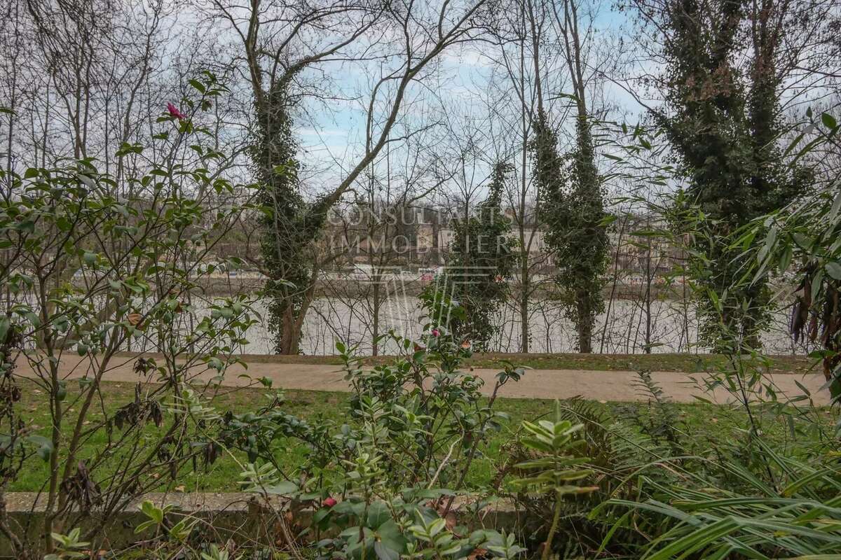 Appartement à NEUILLY-SUR-SEINE