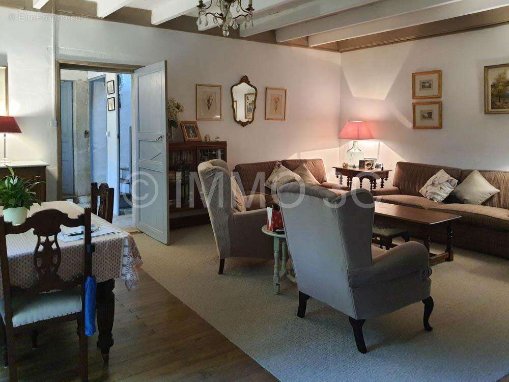 Maison à CHEF-BOUTONNE