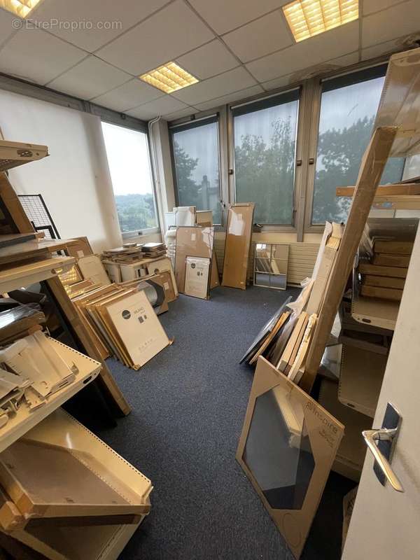 Commerce à LA CELLE-SAINT-CLOUD