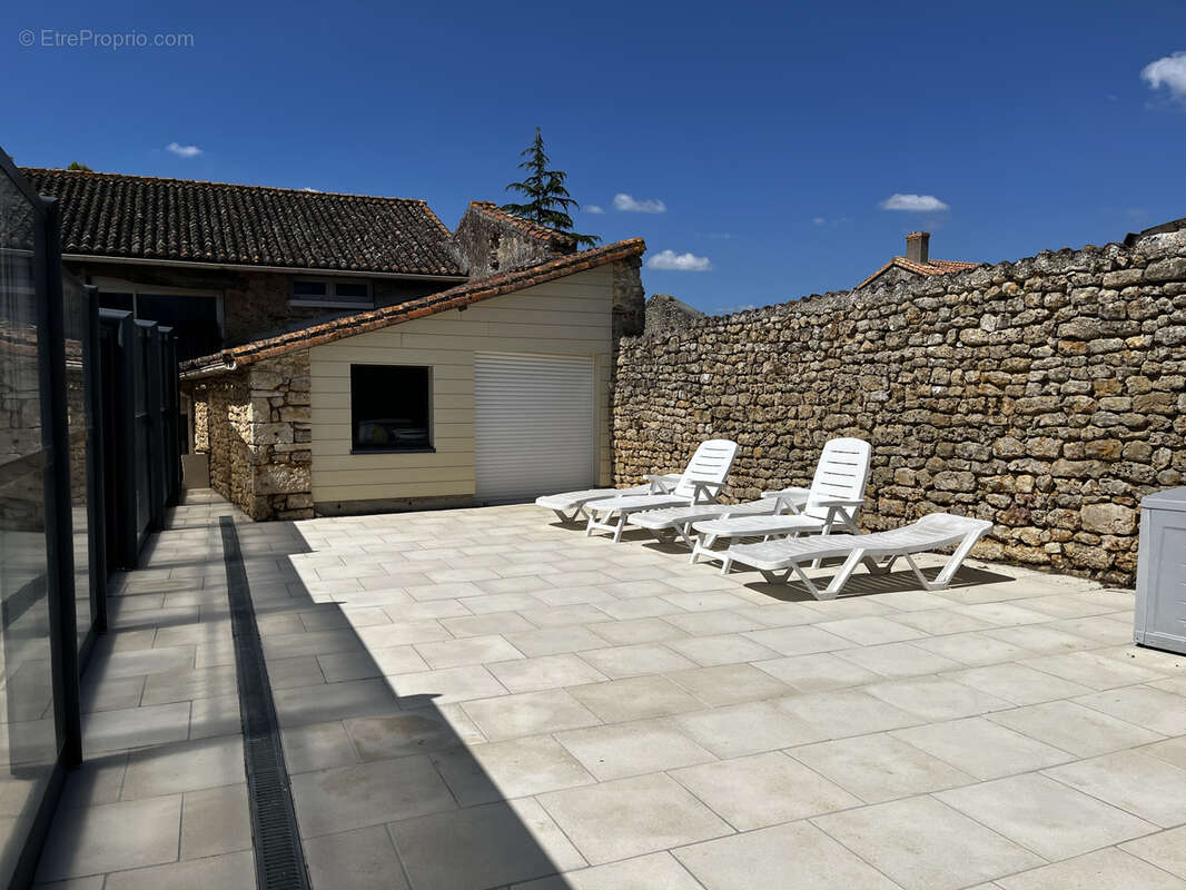 Maison à MIREBEAU