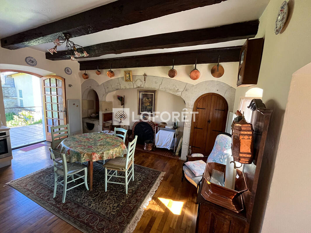 Maison à SALLES-LA-SOURCE
