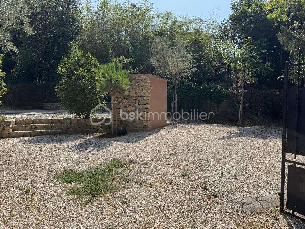 Maison neuve de 170 m2, 5 chambres, piscine, à toulon- quartier  la serinette - photo 3