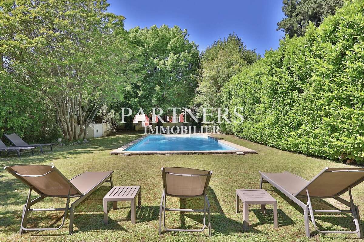 Maison 315 m² à Aix-En-Provence  - photo 2