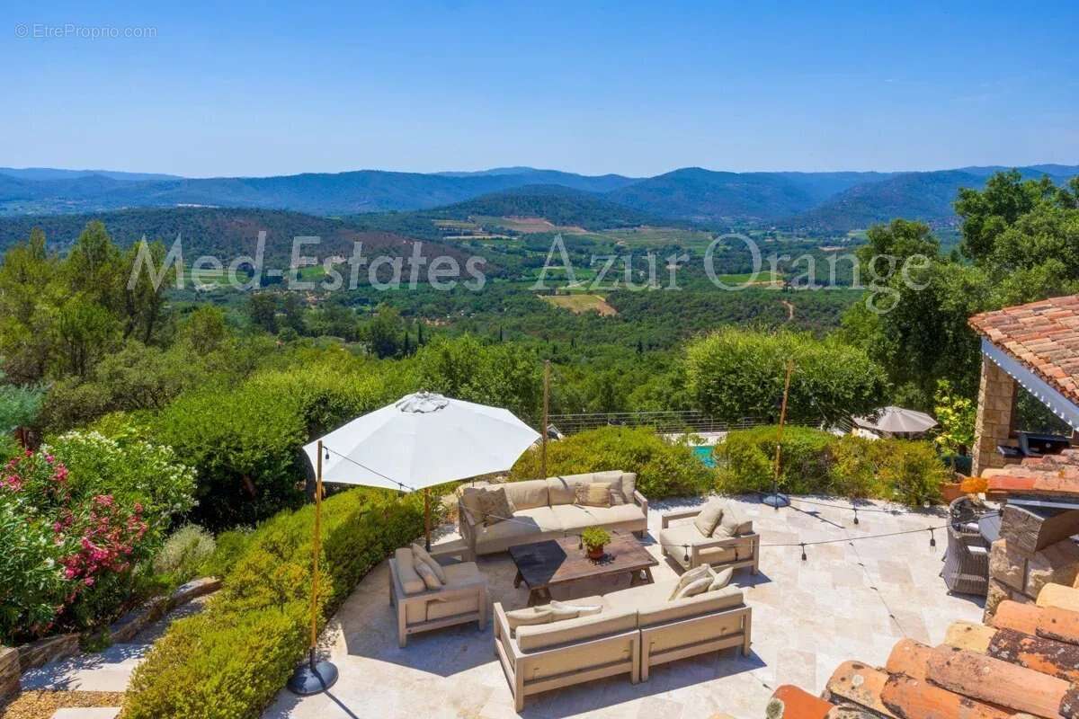 Villa d'exception avec vue panoramique à Grimaud. - photo 2