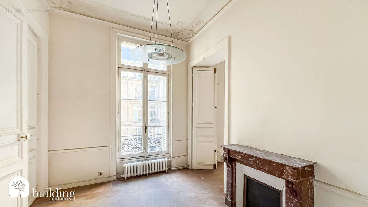 Appartement à PARIS-8E