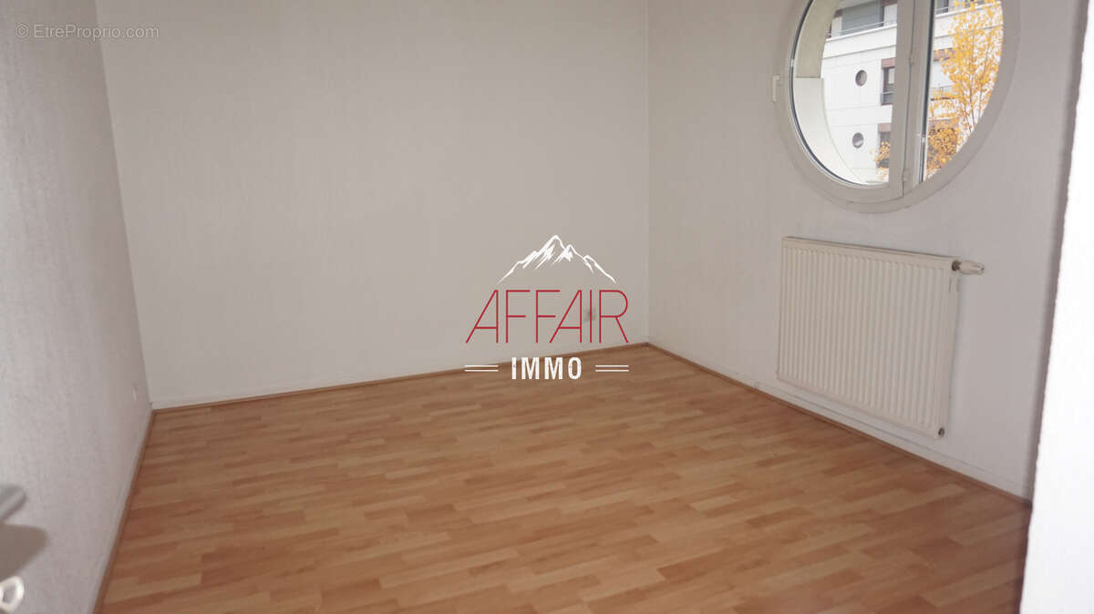 Appartement à COLLONGES-SOUS-SALEVE