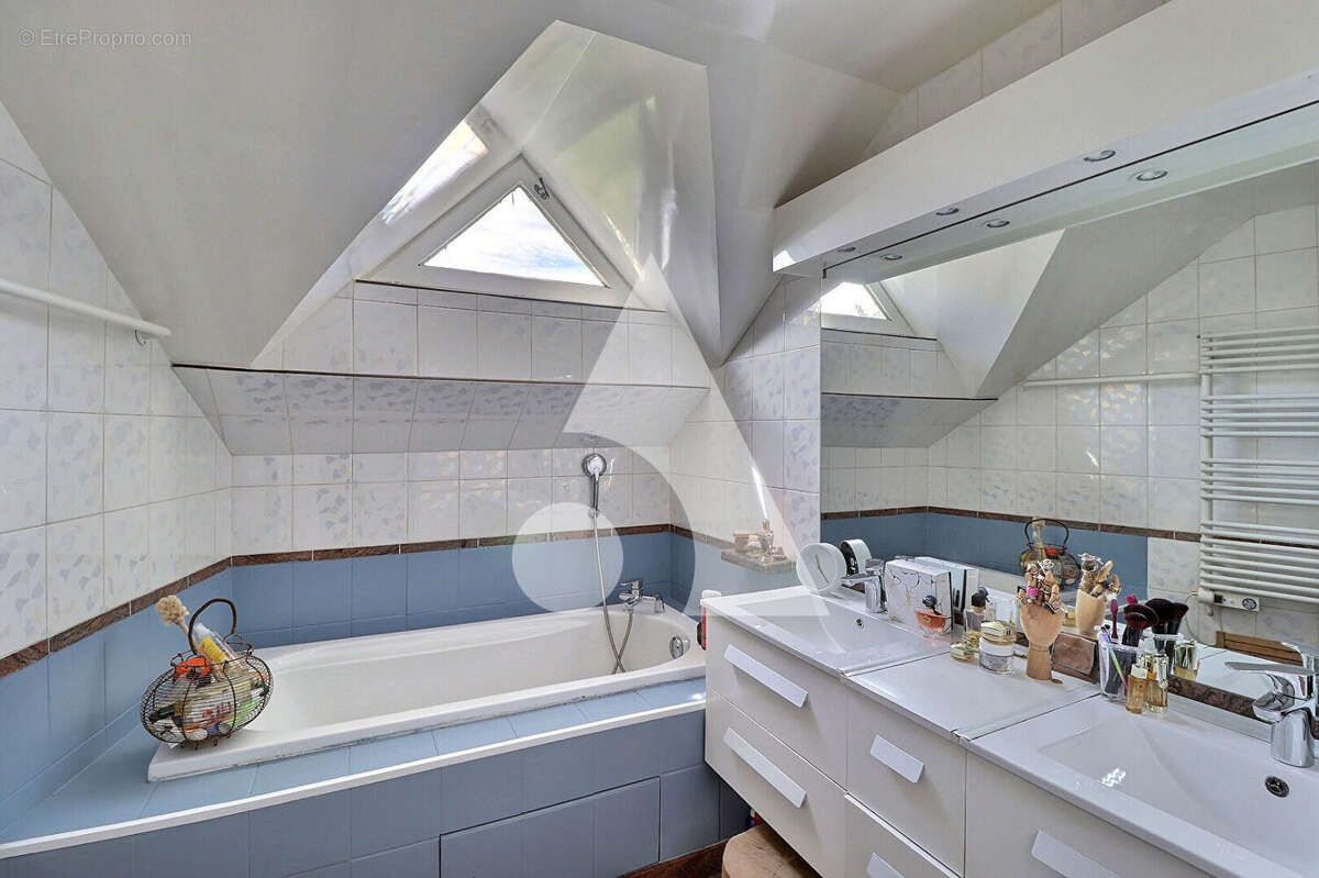 Maison à LA FRETTE-SUR-SEINE