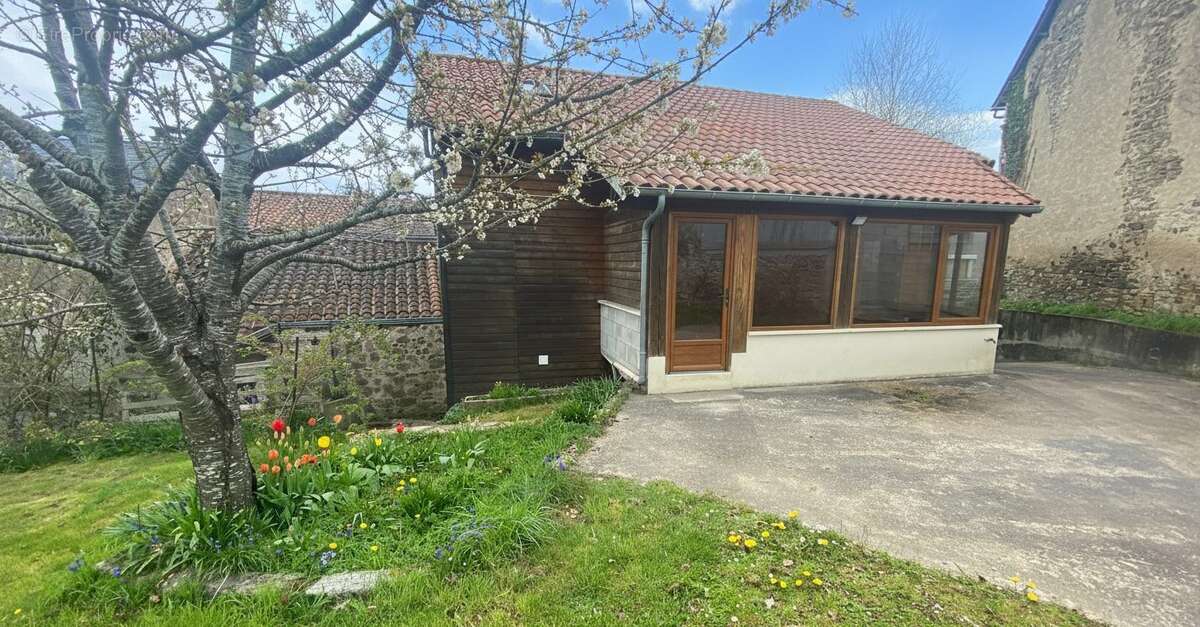 Maison à CHATEAUNEUF-LA-FORET
