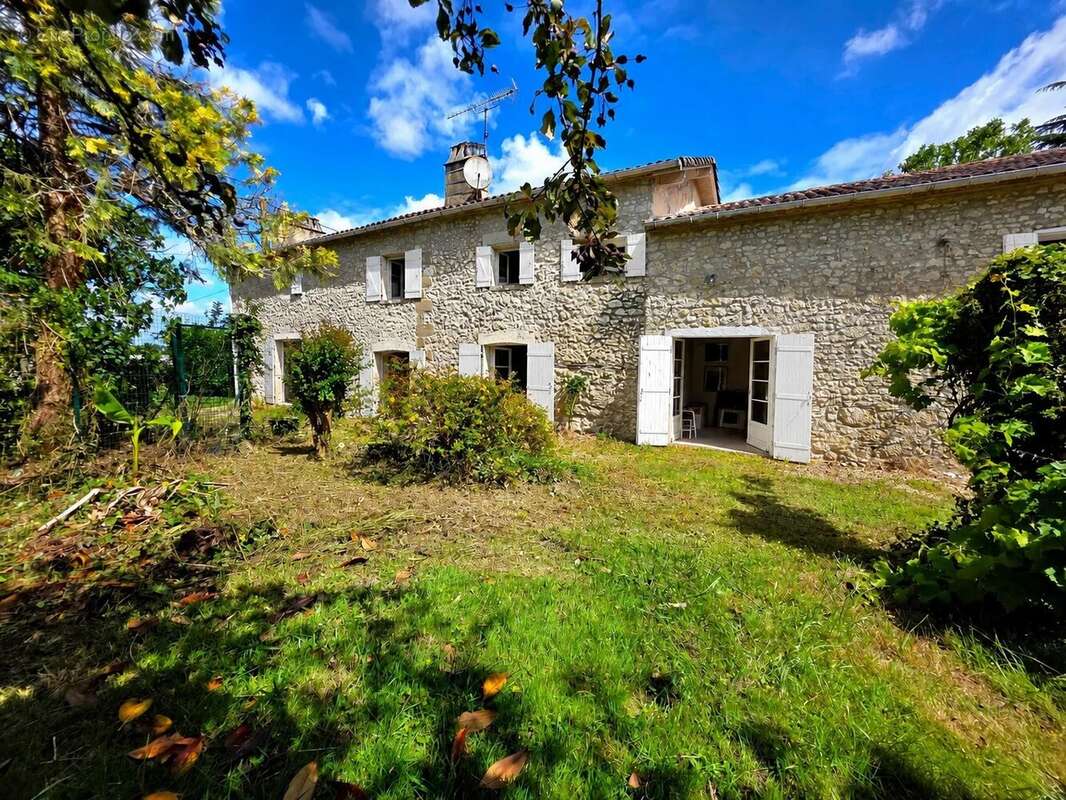 Maison à MOUSTIER