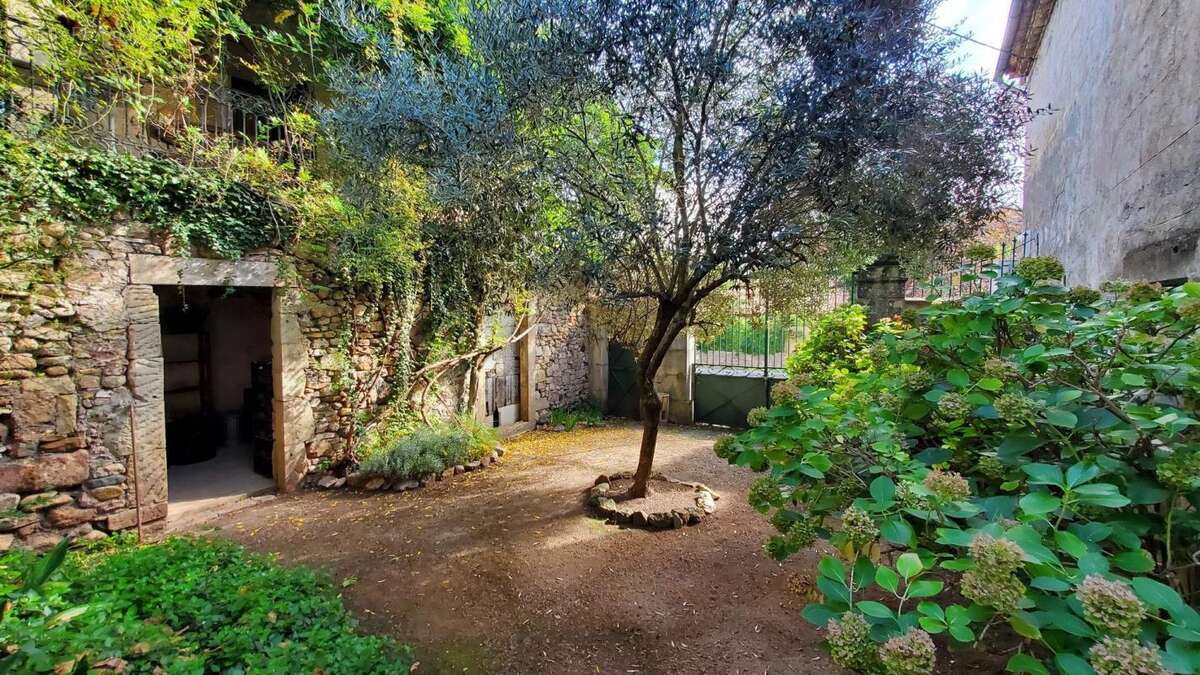 Maison à LA TOUR-SUR-ORB