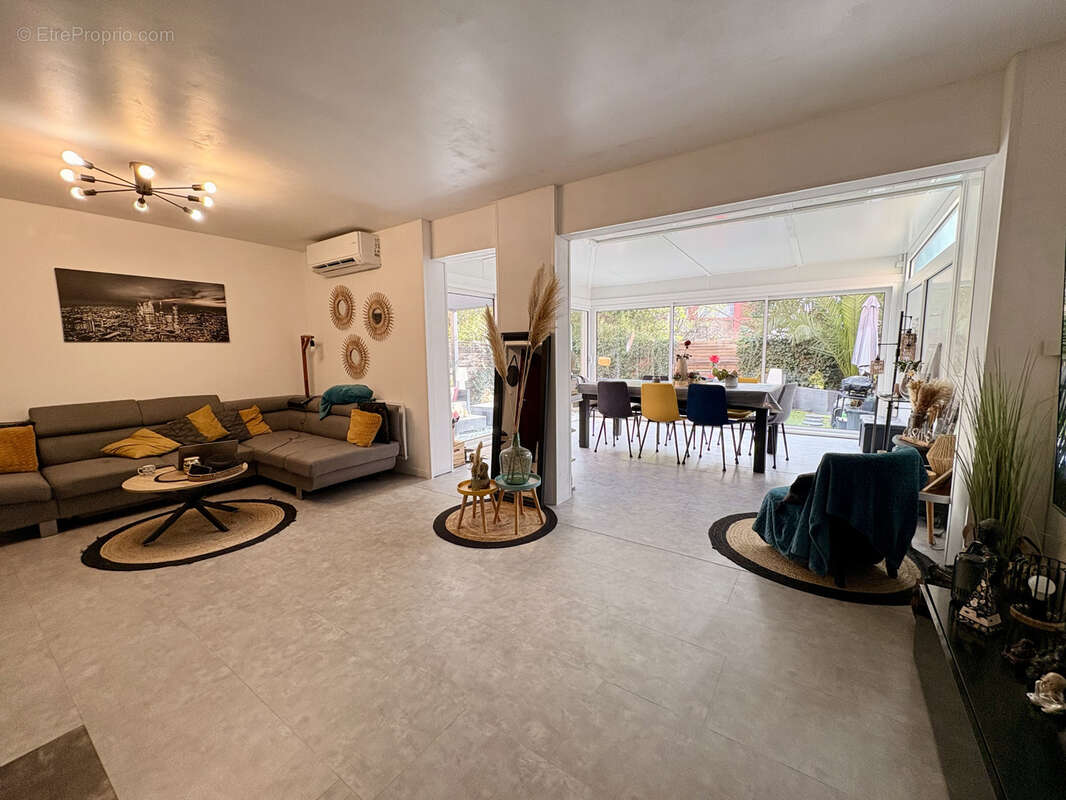 Appartement à LATTES