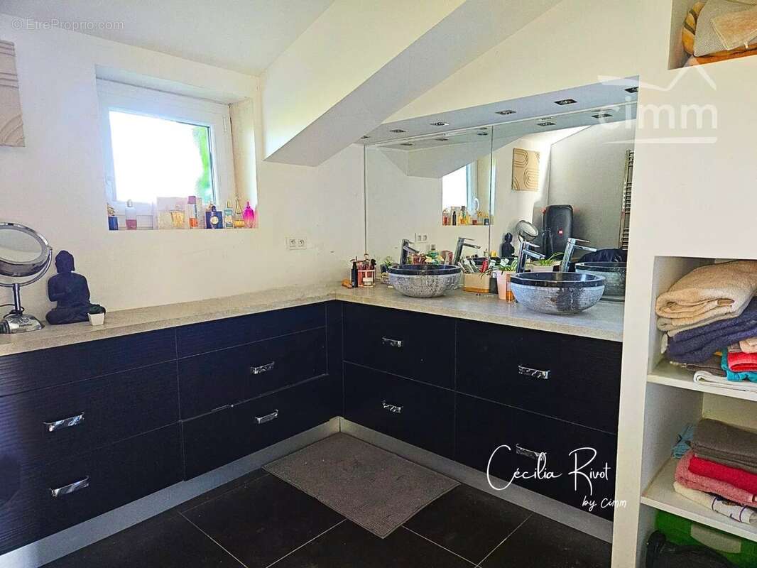 Maison à SAINT-CHRISTOLY-DE-BLAYE