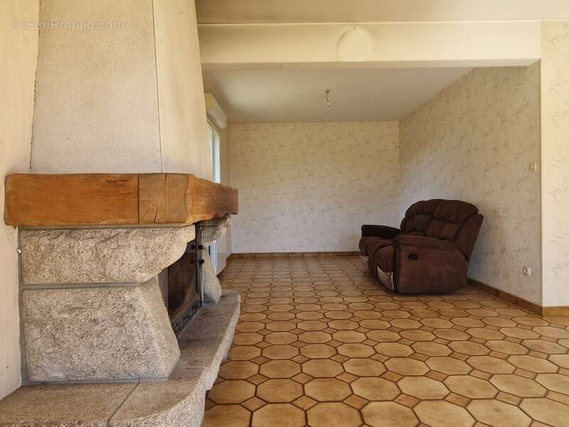 Maison à POMMERIT-LE-VICOMTE