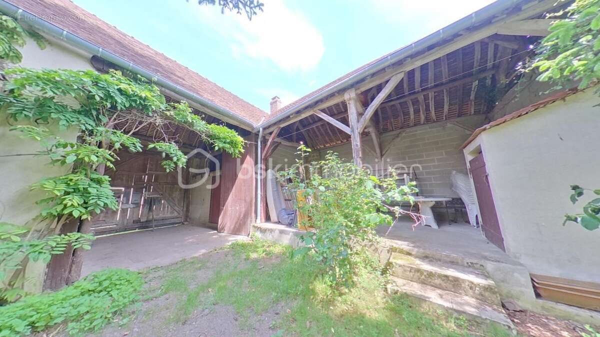 Maison à COURGENAY