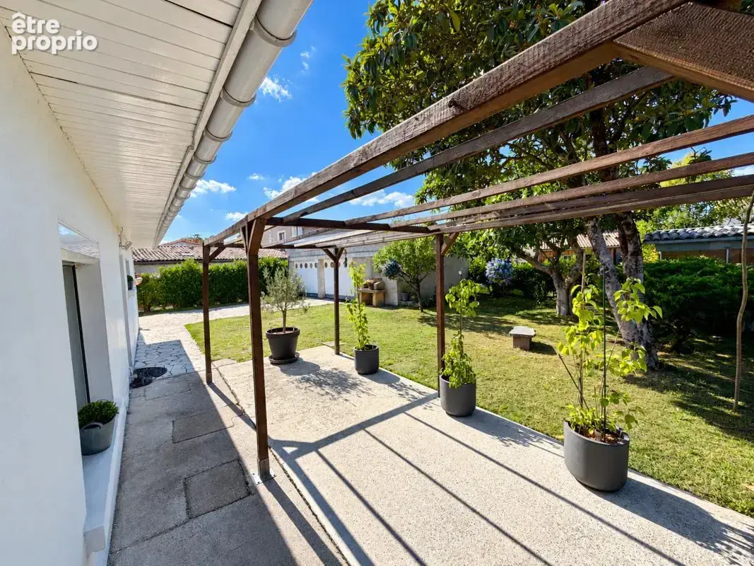 Maison 6 pièces 122 m² à vendre à Le Taillan-Medoc (33320) - photo 3