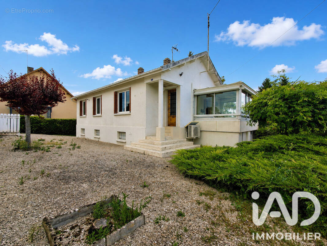 Photo 1 - Maison à MAIZIERES-LA-GRANDE-PAROISSE