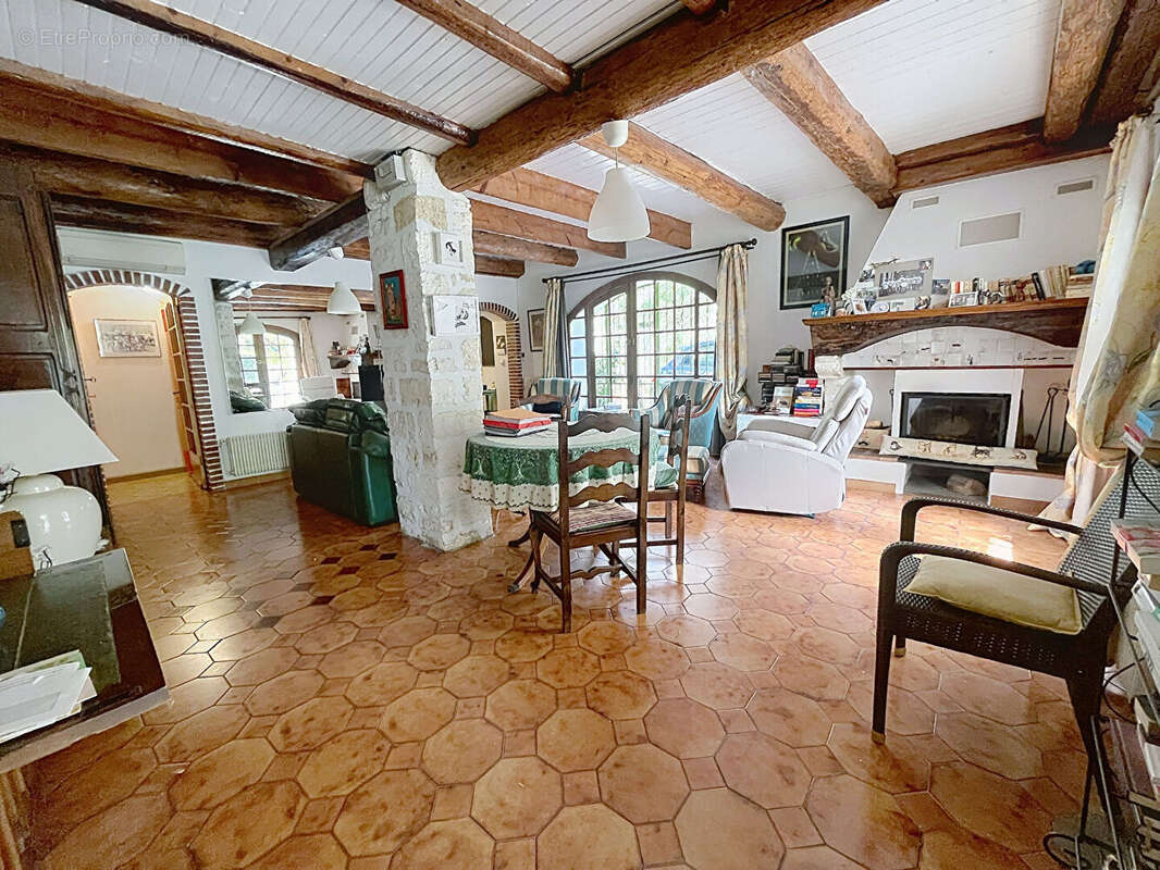 Maison de caractère au coeur de Lunel-Viel avec 813 m² de terrain - photo 6