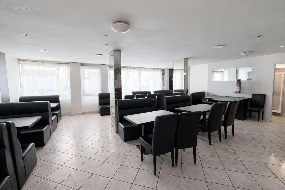 Commerce à REIGNIER