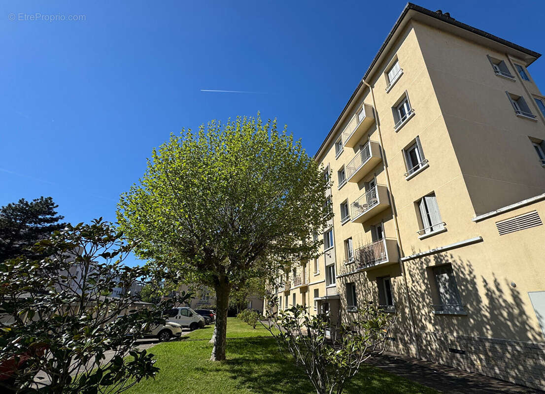 Appartement T4 prox. Monplaisir -  3 chambres - 73 m2 - Poss. Garage - photo 3