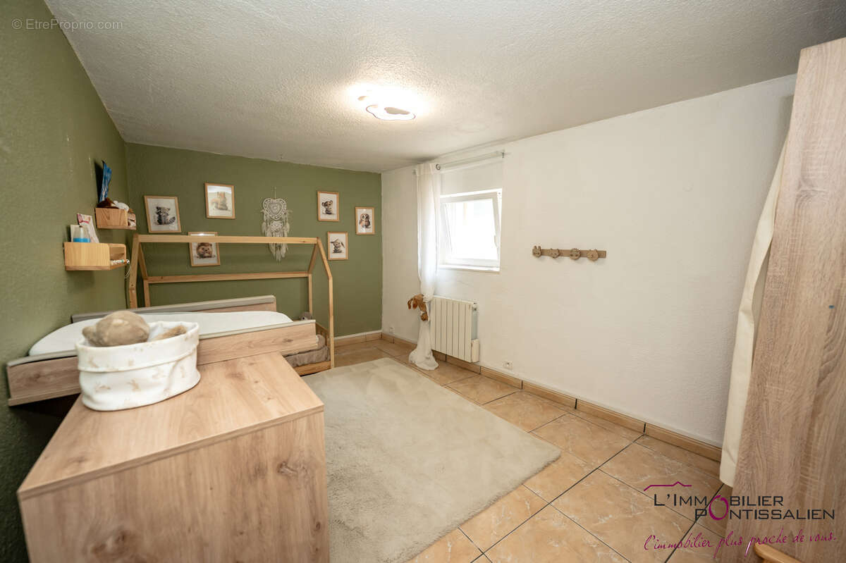 Appartement - 89 m2 - 4 pièces à LABERGEMENT SAINTE MARIE - photo 7